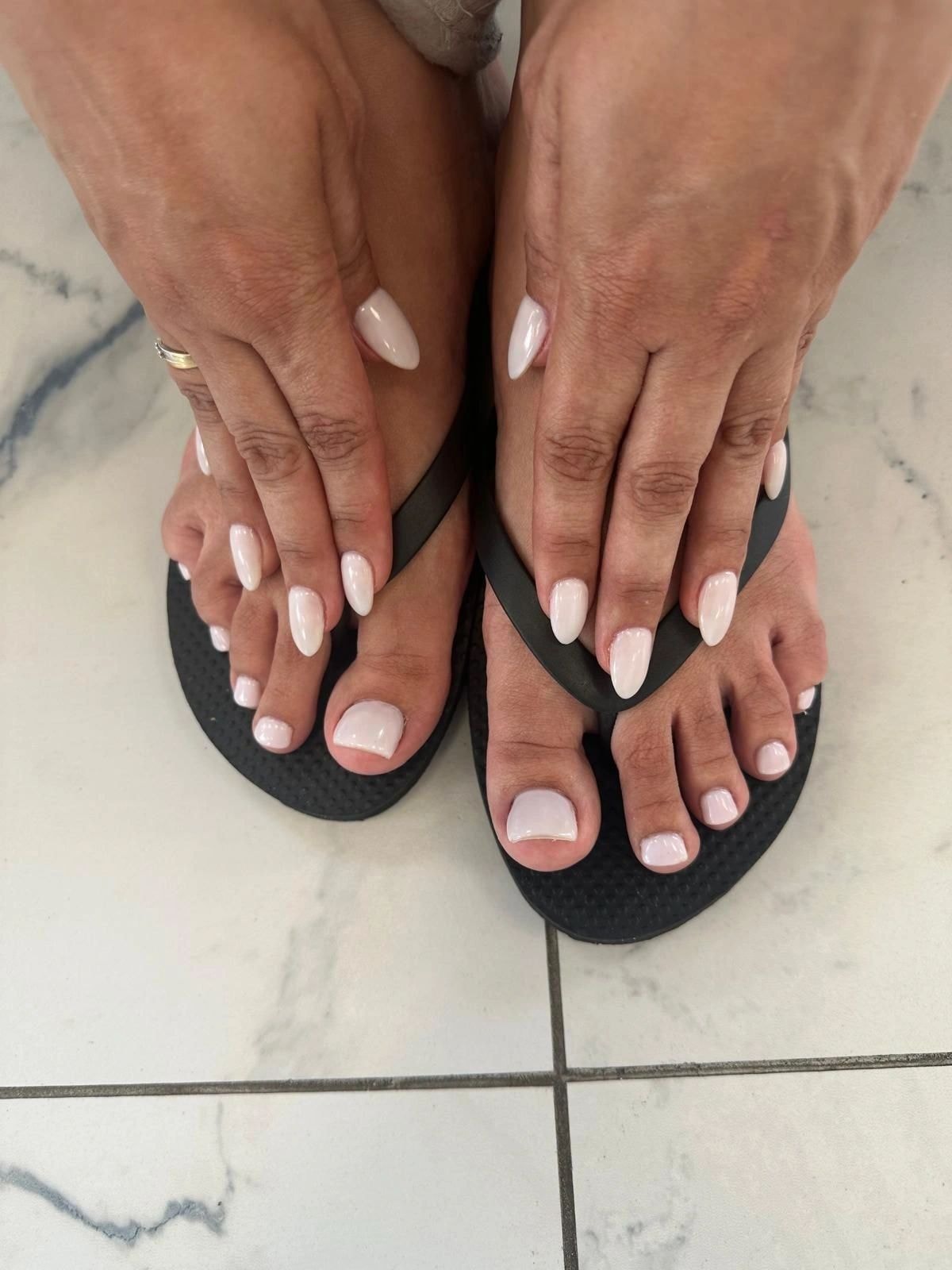 Delux Manicure